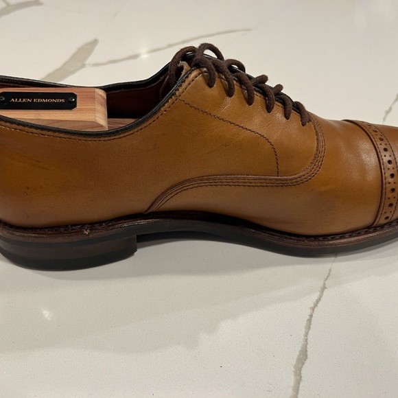 Allen Edmonds Fifth Avenue Cap-toe Oxford w/ Danite Sole in Walnut Brown main image 5